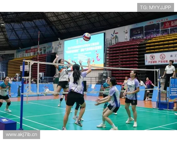 体育头条聚焦最新赛事精彩瞬间解析运动员赛场表现与未来趋势 - 副本 (2)